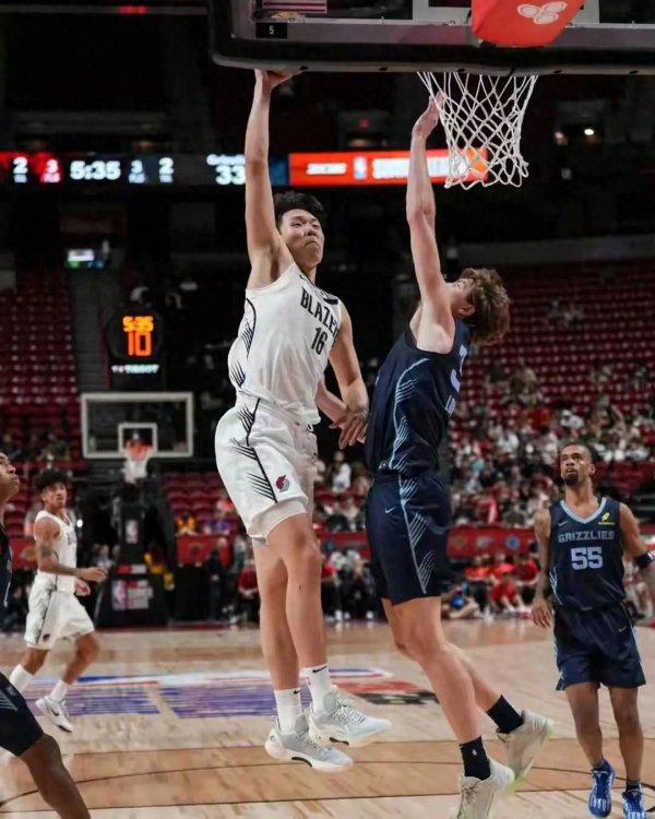 Yang Hansen vs. Pelicans ace + NCAA monster