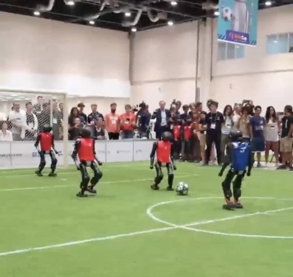 The Chinese team won the first championship in the Robot Football World Cup humanoid group!